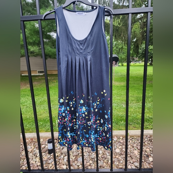 Sundress - Picture 3 of 7